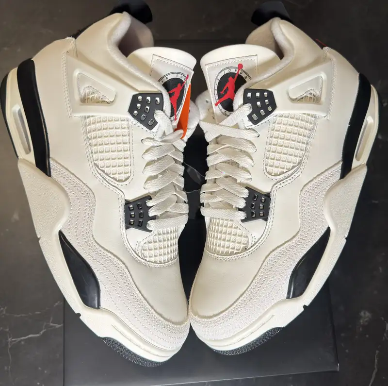 Jordan 4 Flightt Club