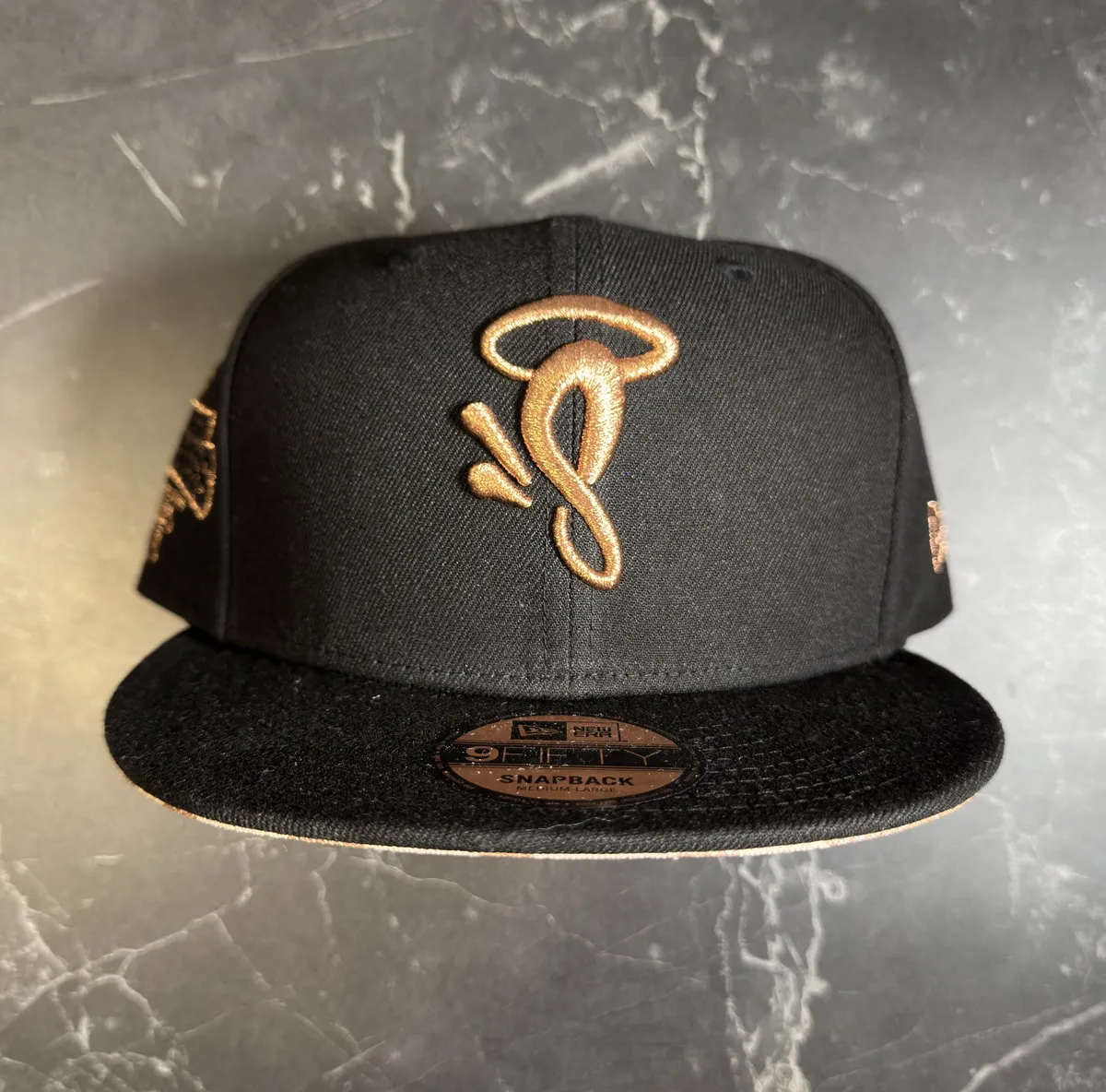 Synaworld New Era 9Fifty Snapback Cap Black/Rose Gold 2